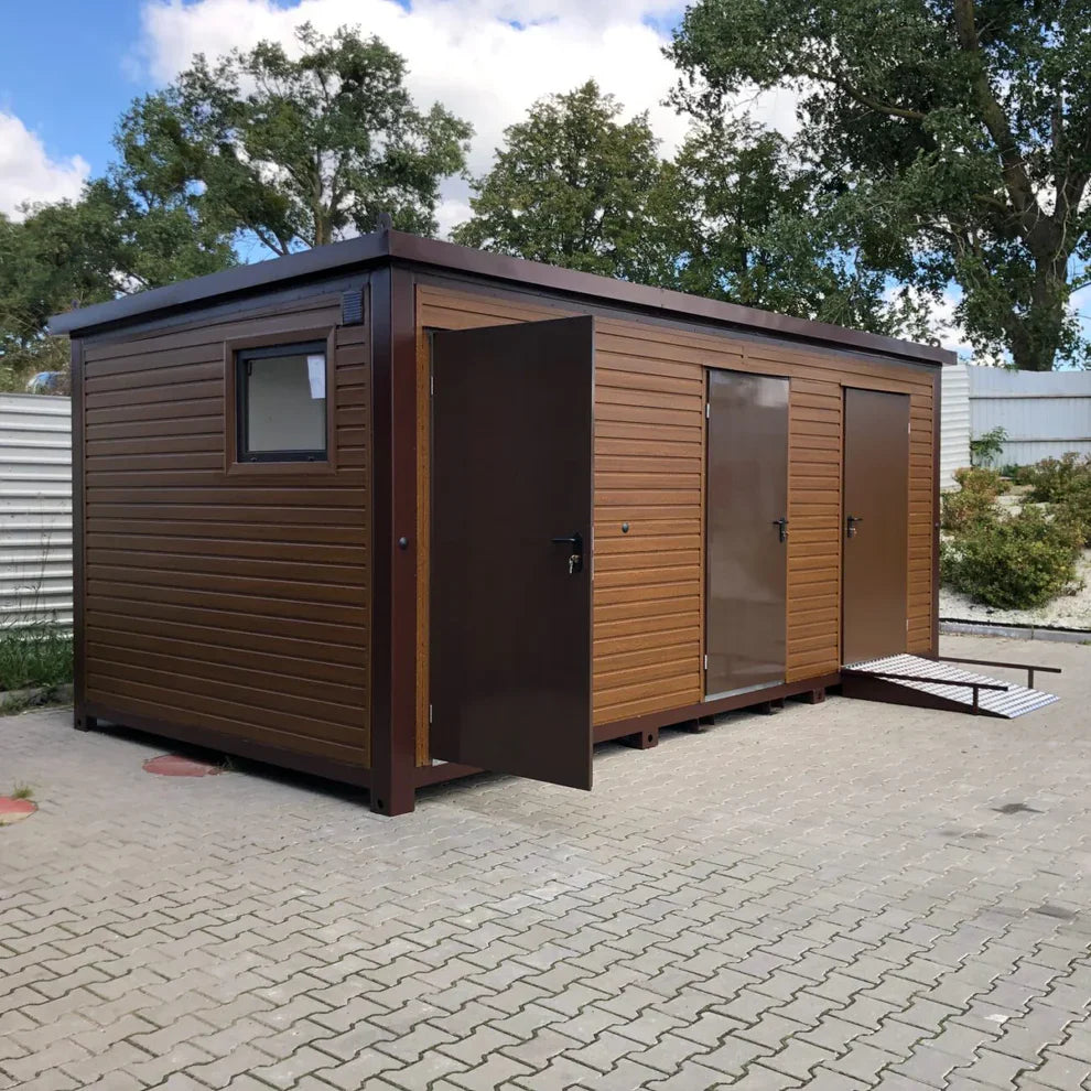 Conteneur en panneaux sandwich avec toilettes 6,00×3,00