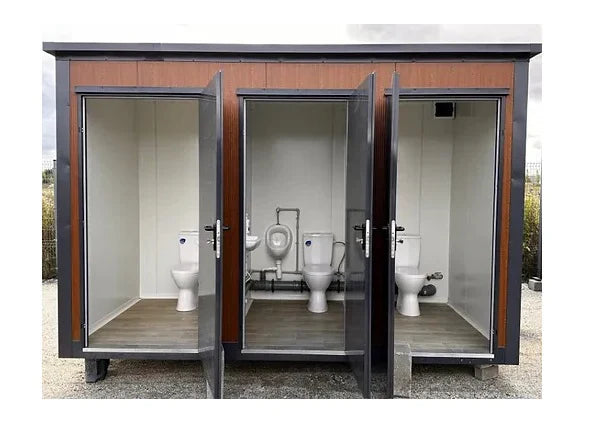 Conteneur sanitaire de type pavillon avec 3 cabines