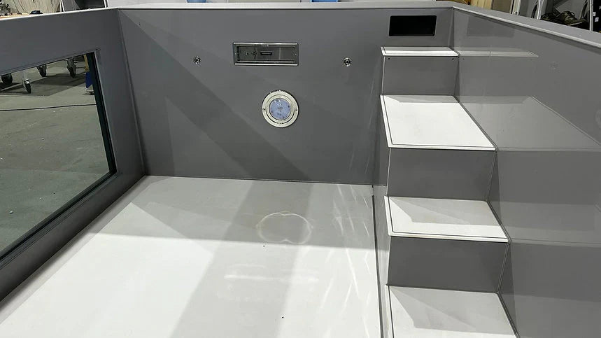 Piscine en polypropylène de 6,5 m x 2,5 m avec une fenêtre de 4 m
