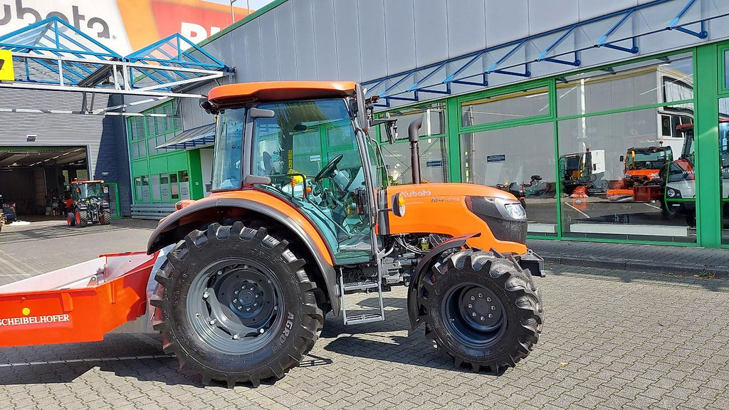 Kubota M4-073 CAB