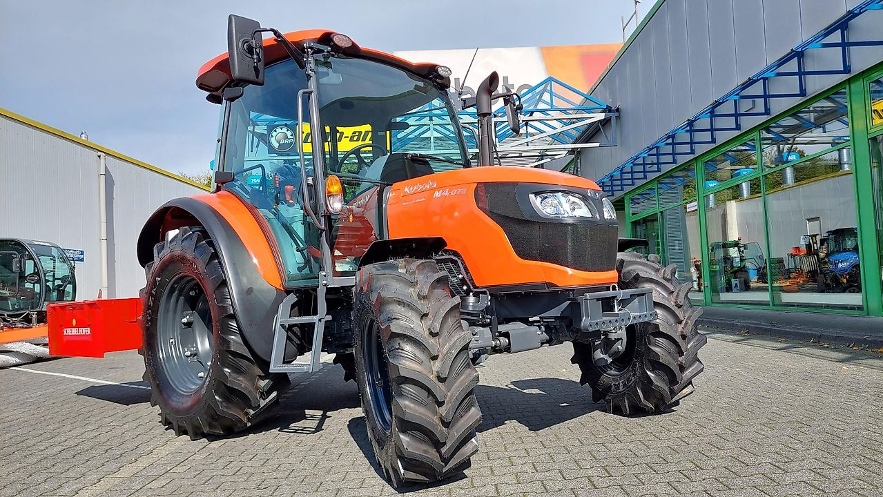 Kubota M4-073 CAB