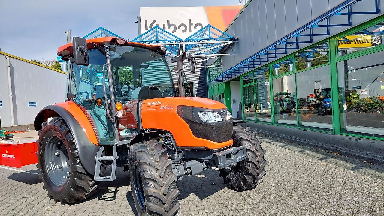 Kubota M4-073 CAB
