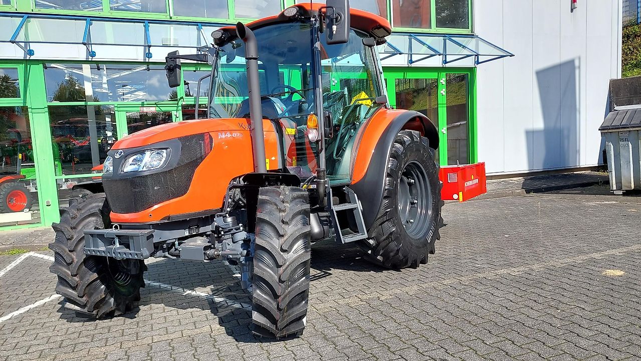 Kubota M4-073 CAB