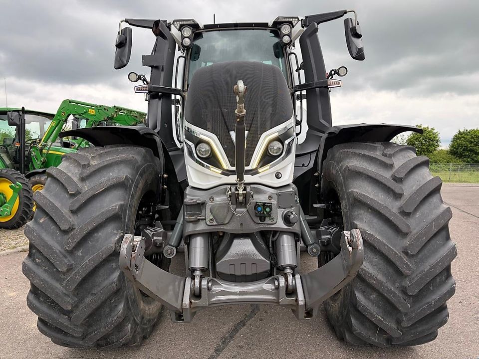 Valtra Q305  2023