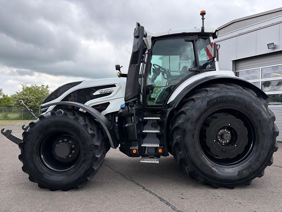 Valtra Q305  2023