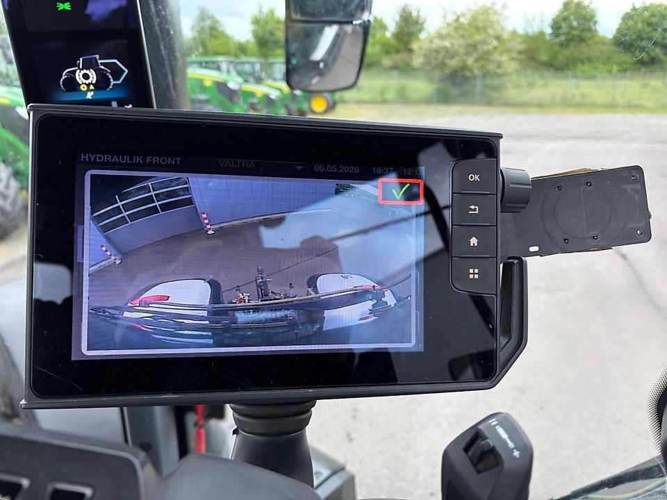Valtra Q305  2023