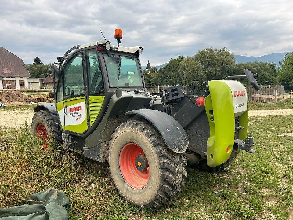 Tracteur Scorpion 9040