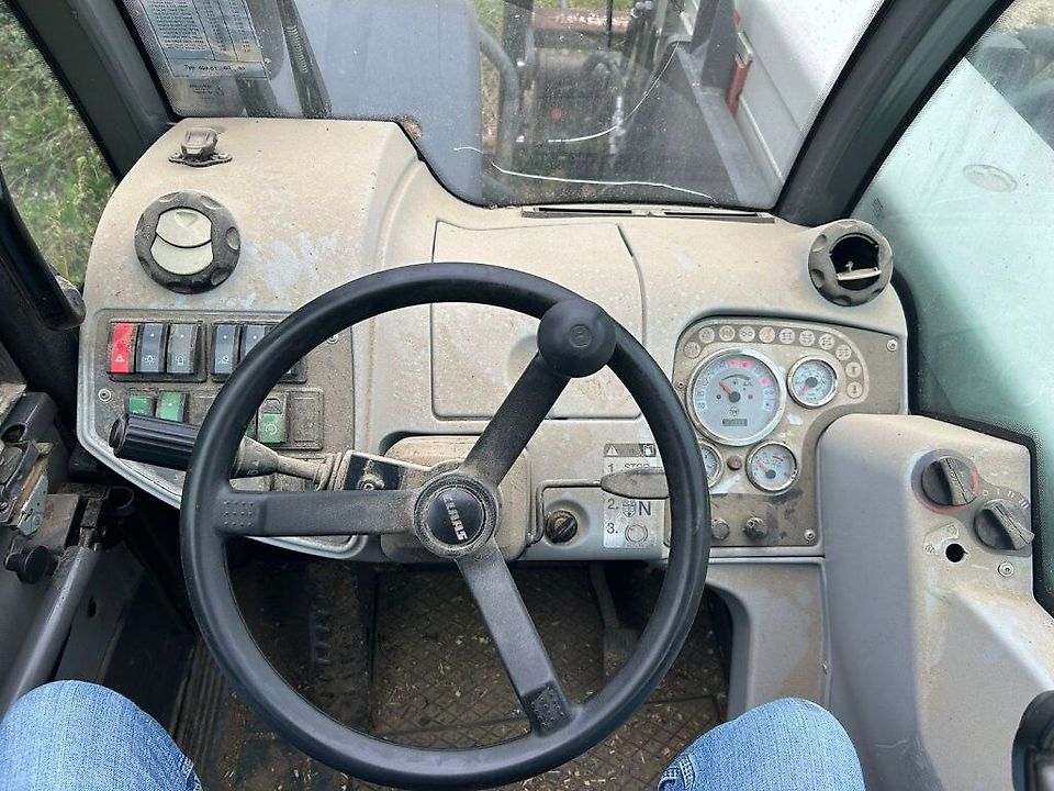 Tracteur Scorpion 9040