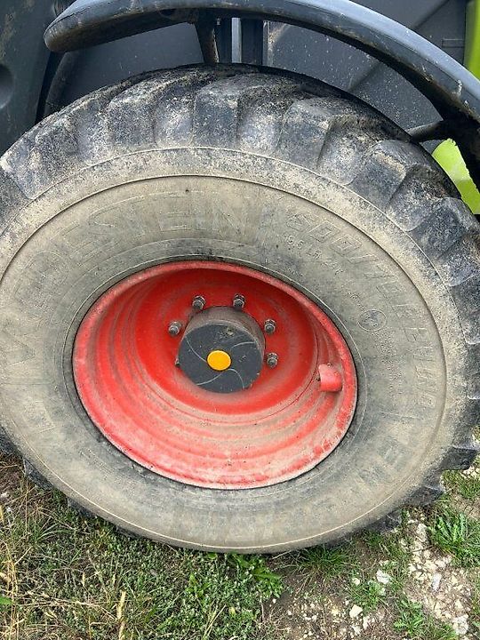 Tracteur Scorpion 9040