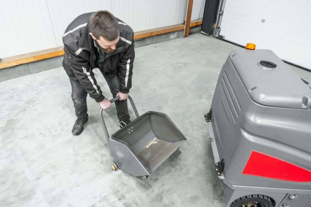 Balayeuse autoportée CleanMaster Ultimate - 8800 ㎡/h
