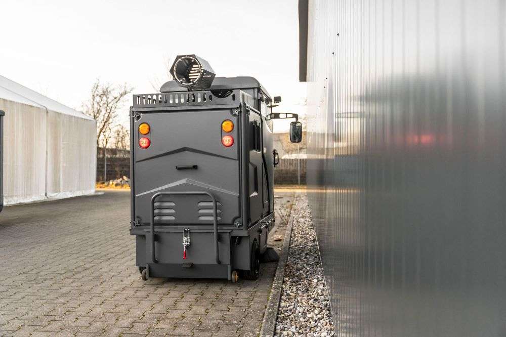Balayeuse autoportée Clean Master Xtreme - 18000 m²/h