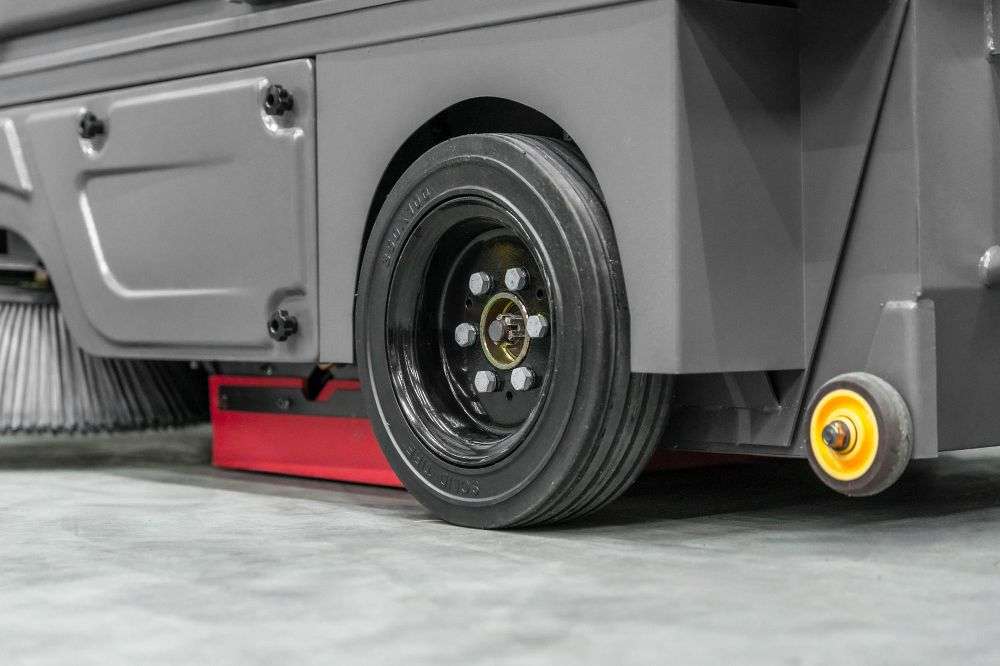 Balayeuse autoportée Clean Master Xtreme - 18000 m²/h