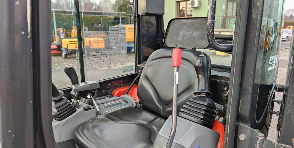 Kubota U25-3 + 3 Caçambas – 2,5T agri-tract