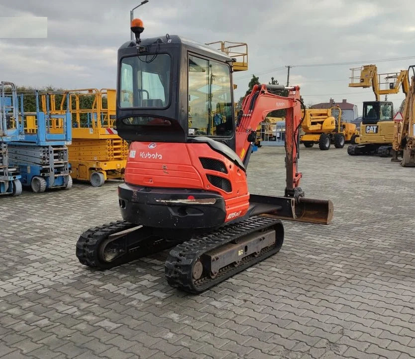 Kubota U25-3 + 3 Caçambas – 2,5T agri-tract