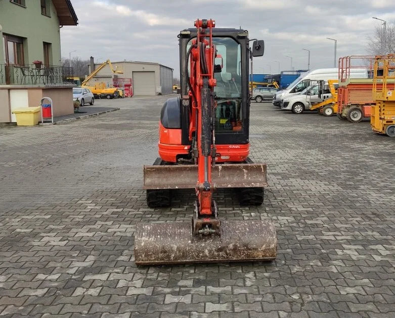 Kubota U25-3 + 3 Caçambas – 2,5T agri-tract