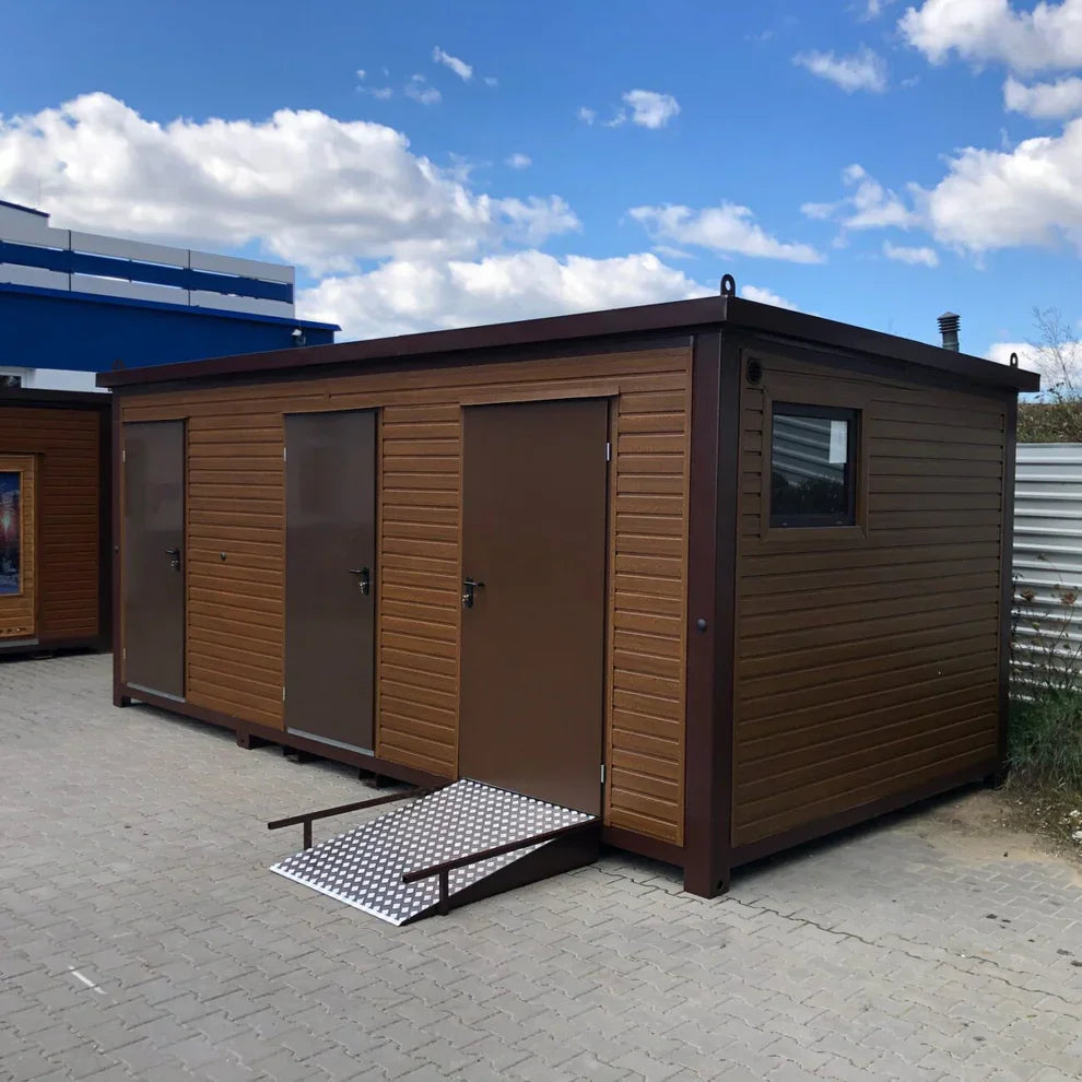 Conteneur en panneaux sandwich avec toilettes 6,00×3,00