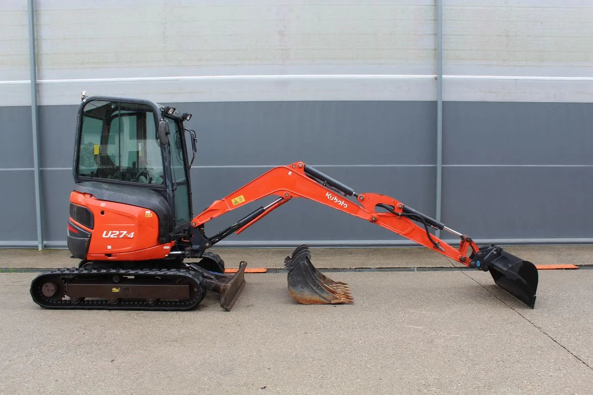 Kubota U27-4 + 3 Caçambas – 2,6T agri-tract