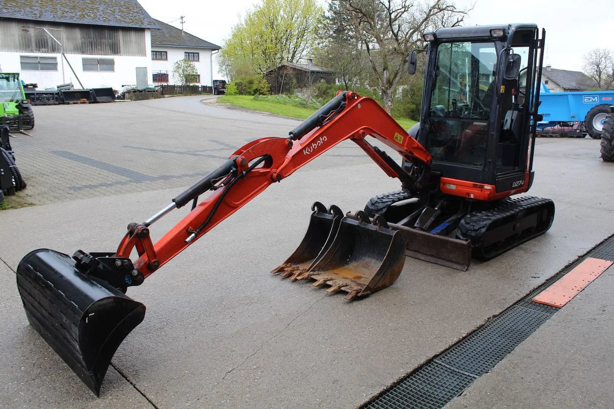 Kubota U27-4 + 3 Caçambas – 2,6T agri-tract