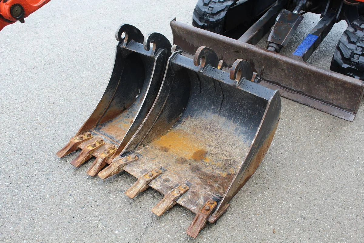 Kubota U27-4 + 3 Caçambas – 2,6T agri-tract