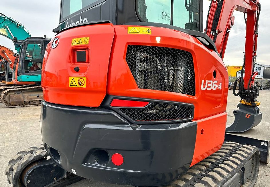 Kubota U36-4 agri-tract