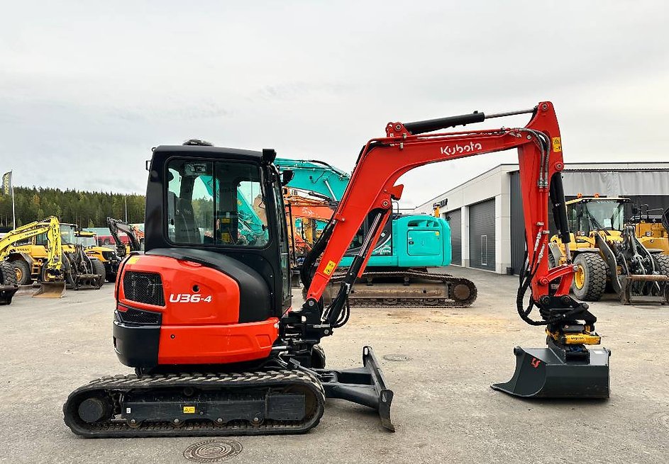 Kubota U36-4 agri-tract