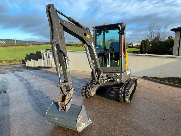 Volvo ECR25D 2022 agri-tract