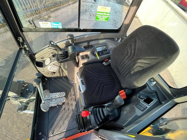 Volvo ECR25D 2022 agri-tract