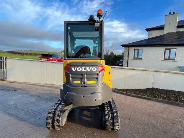 Volvo ECR25D 2022 agri-tract