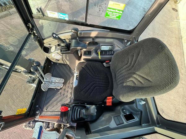 Volvo ECR25D 2022 agri-tract
