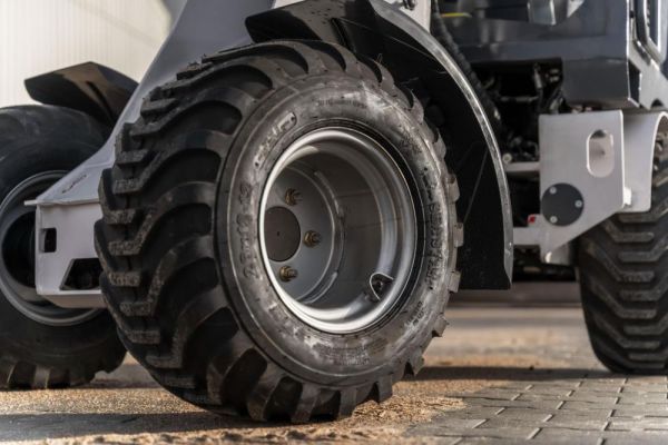 Chargeuse sur pneus 1200 kg – direction articulée, CT-W12 agri-tract