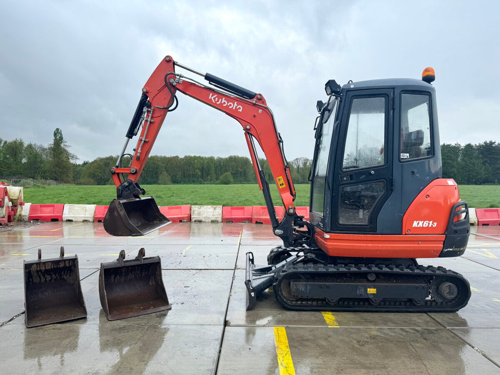 Kubota KX61-3 + 3 Caçambas – 2,6T agri-tract