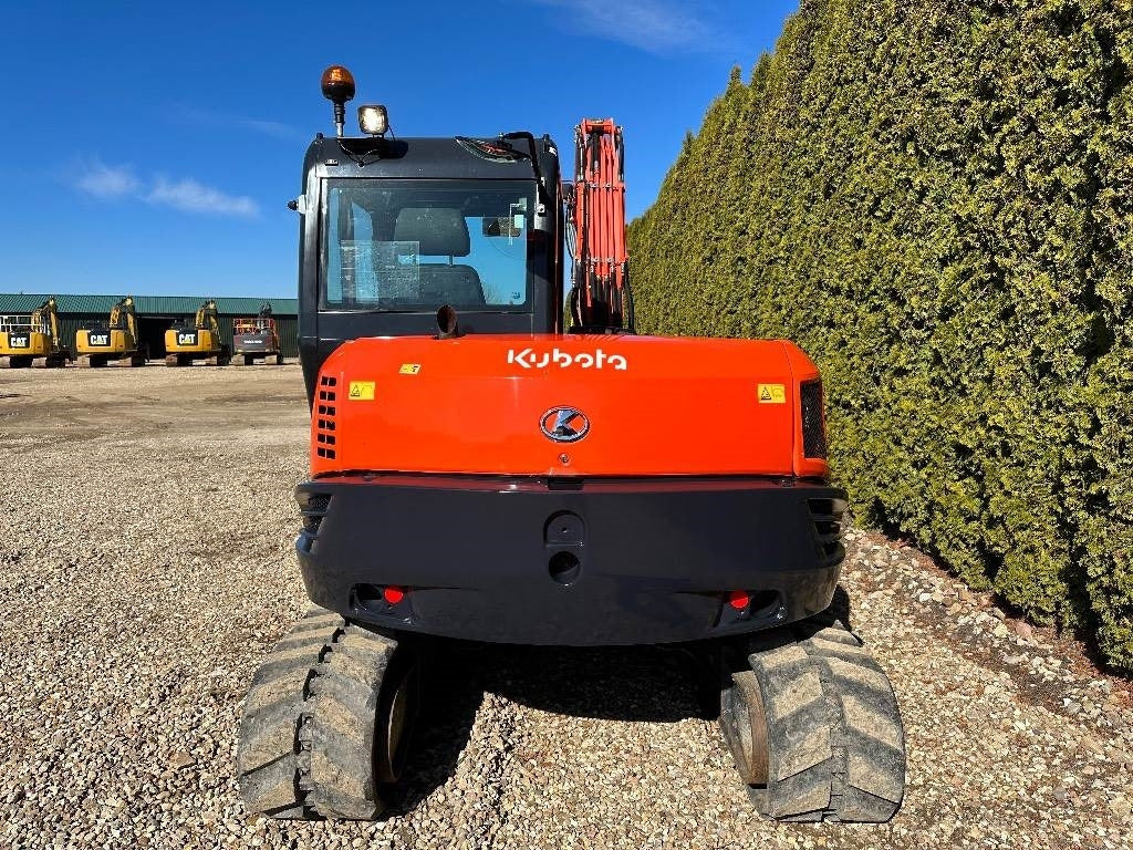 Kubota KX080-3a + 3 baldes – 8,1 T agri-tract