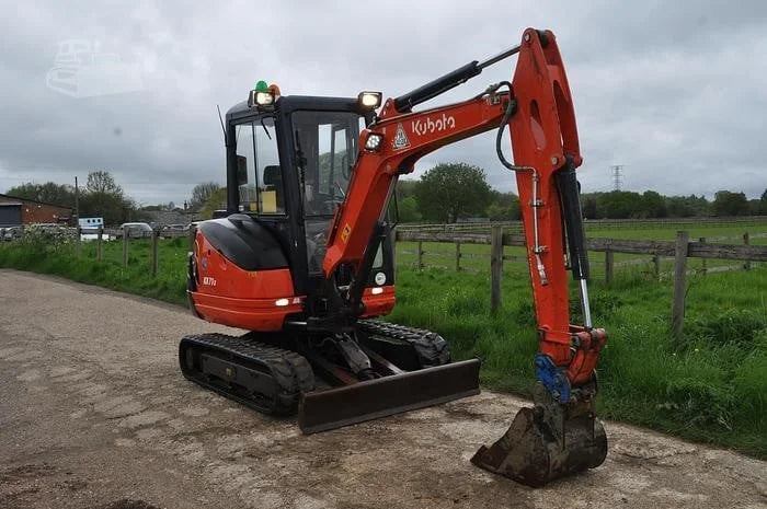 Mini Escavadora Kubota KX71-3 + 3 Caçambas – 3T agri-tract