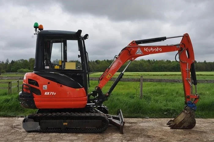 Mini Escavadora Kubota KX71-3 + 3 Caçambas – 3T agri-tract