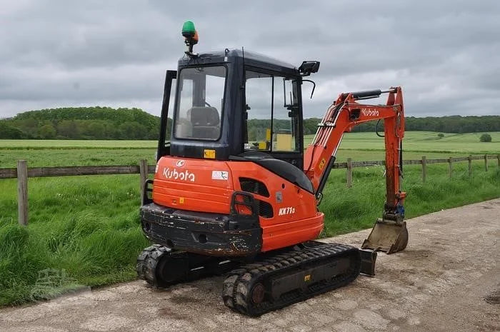 Mini Escavadora Kubota KX71-3 + 3 Caçambas – 3T agri-tract
