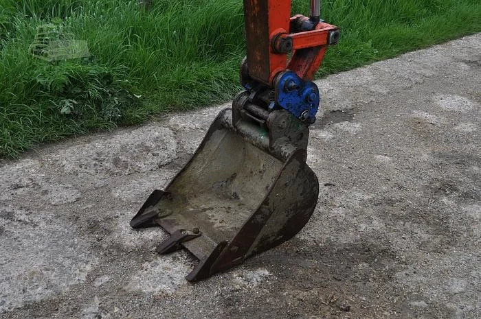 Mini Escavadora Kubota KX71-3 + 3 Caçambas – 3T agri-tract