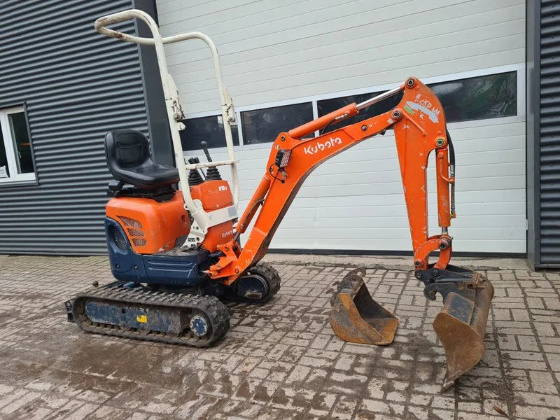 Kubota U10-3 + 3 Caçambas – 1,1T agri-tract