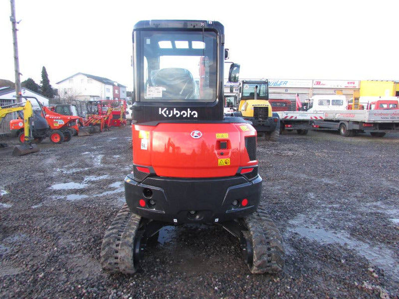 Kubota U36-4 + 3 Caçambas – 3,9T agri-tract