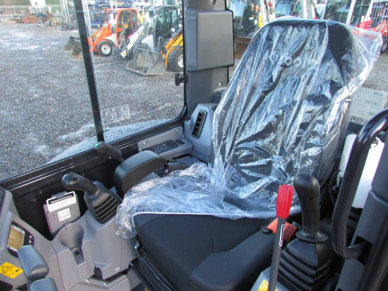 Kubota U36-4 + 3 Caçambas – 3,9T agri-tract