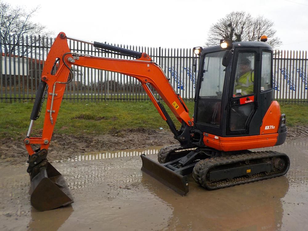 Mini Escavadora Kubota KX71-3 + Equipamento – 2,8T agri-tract