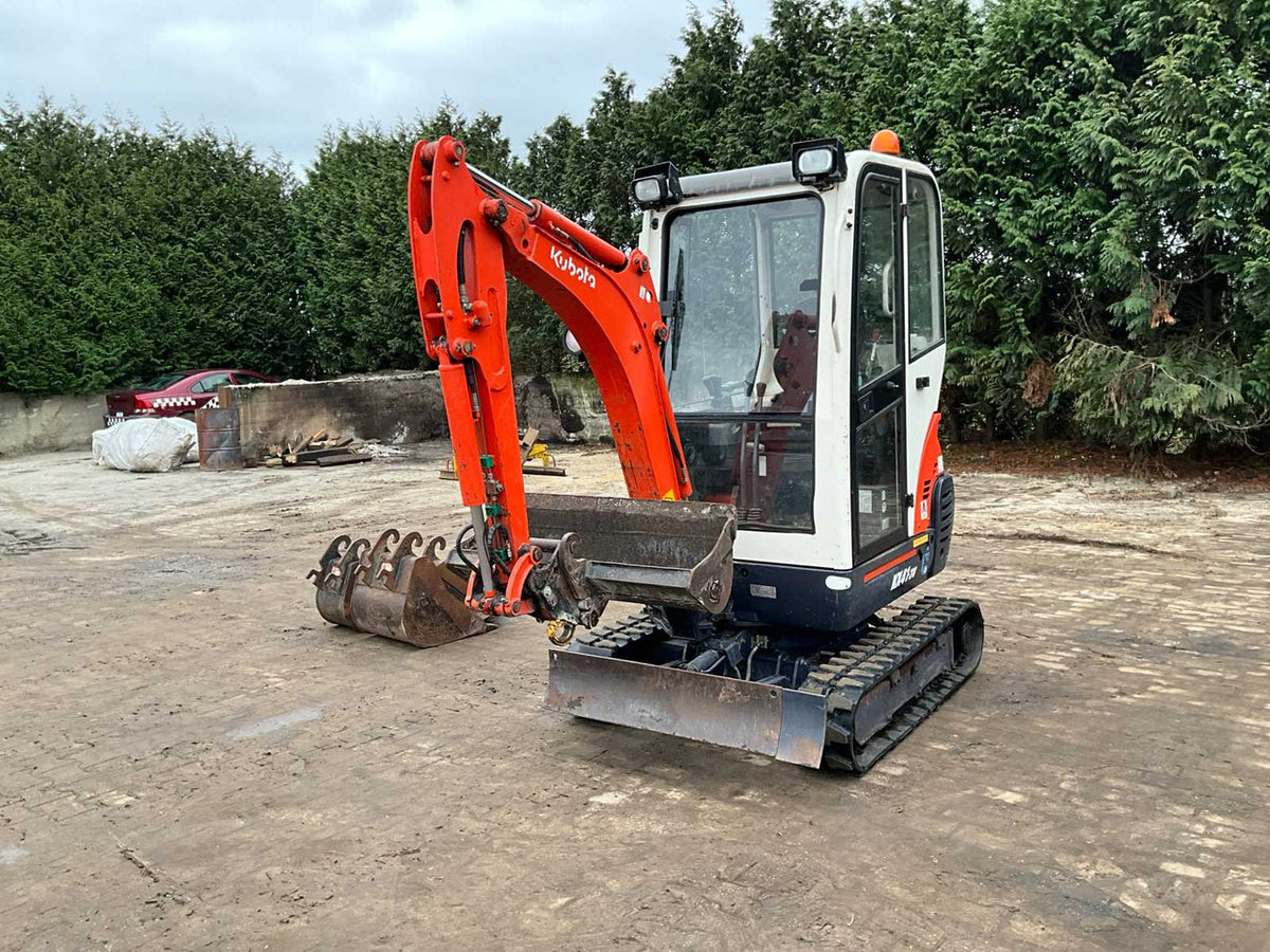 Kubota KX41-3V + 3 Caçambas – 1,6T agri-tract