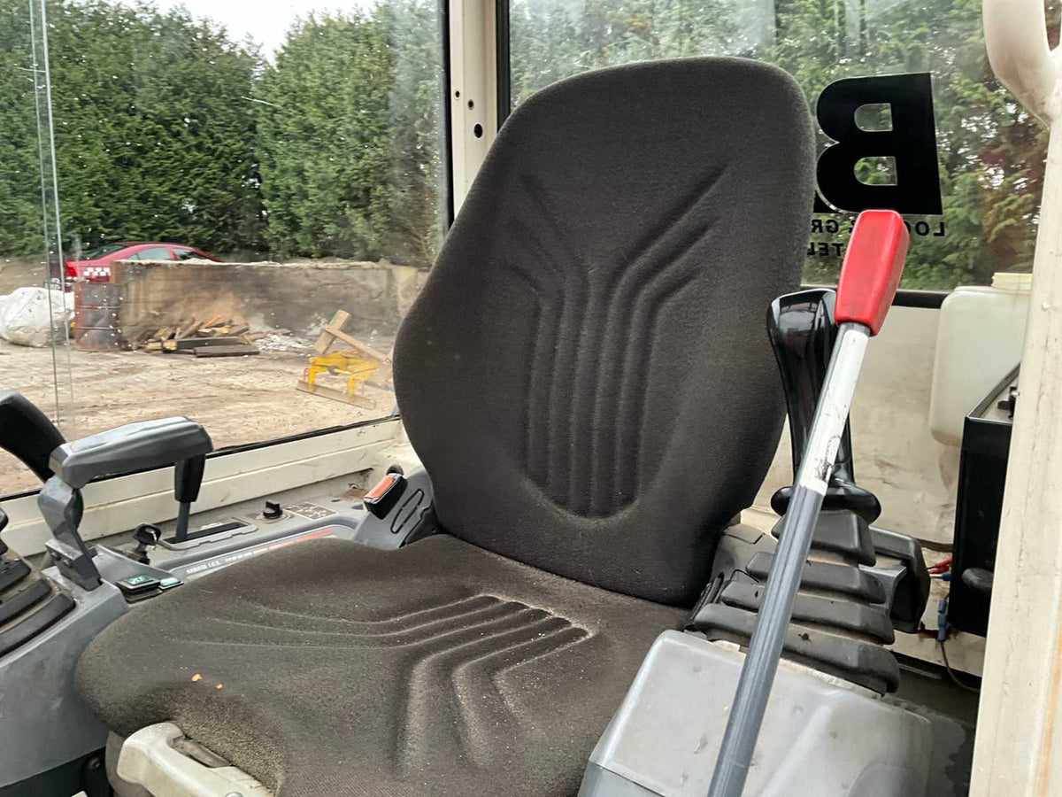 Kubota KX41-3V + 3 Caçambas – 1,6T agri-tract
