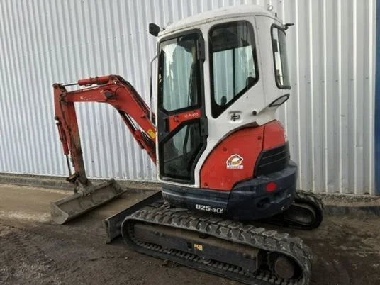 Kubota U25-3 Alpha Cab + 3 Caçambas – 2,6T agri-tract