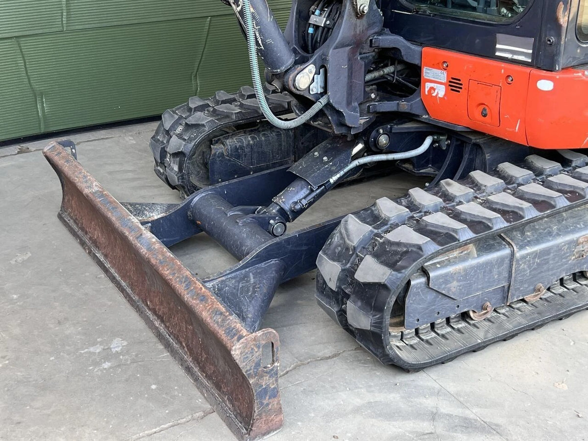 Kubota KX057-4 + 3 Caçambas – 5,5T agri-tract